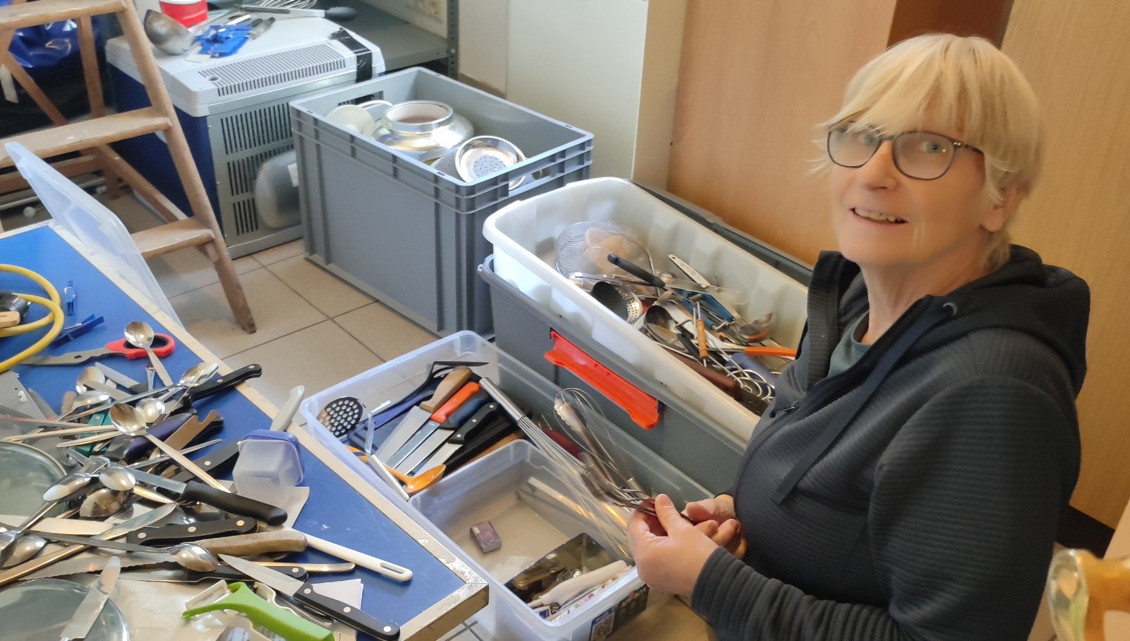 Sortieren, Ausmisten und Kisten für die Pfingstfreizeit richten