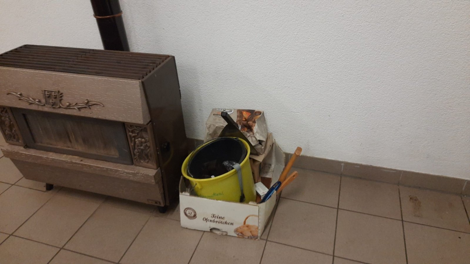 Wer hat eine Lösung für das Feuerholz?